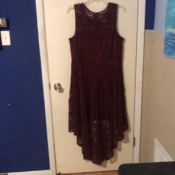 Maudress Dress in deep crimson with Soft lace overlay - Picture 7 of 9